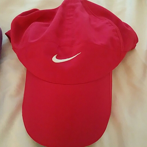 Women's NIKE running/tennis visors - Picture 2 of 5